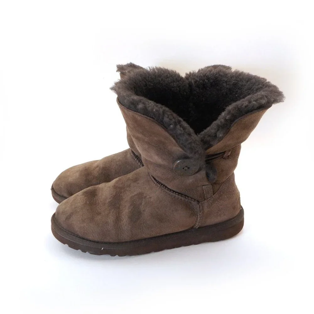 UGG Womens Sz 6 US Bailey Button Sheepskin Boots 5803 Dark Brown